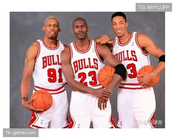 乔丹·汤普森这生活状态也太反差了吧，赛场上拼命一套，私底下竟然这样躺平？